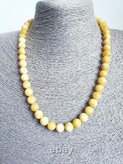 Vintage Baltic Amber Natural Round Bead Necklace Elegant Egg Yolk Color 26 g